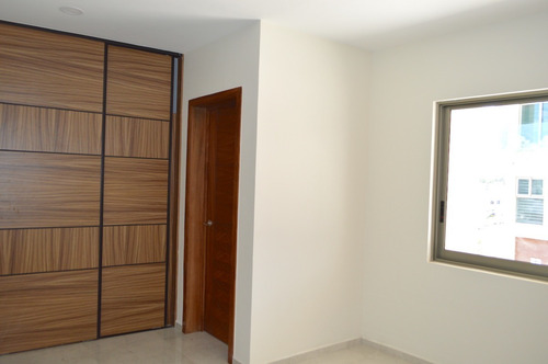 Casa Con Recámara En Planta Baja, Para Estrenar, Argenta Residencial En Zapopan