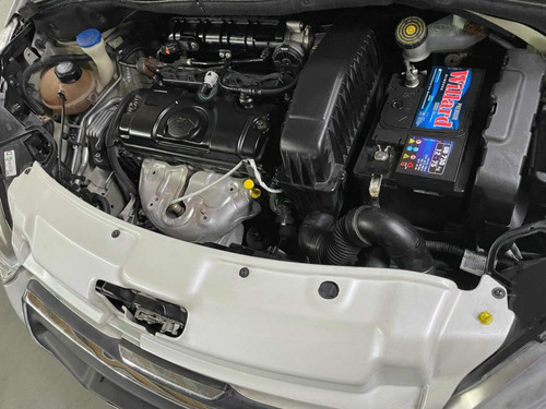 Imagen 14 de 14 de Peugeot 208 1.5 Allure Touchscreen 2015