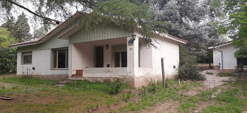 Imagen 2 de 14 de En Venta 2 Casas Sobre Terreno De 1300m2- Gas Natural, Zona