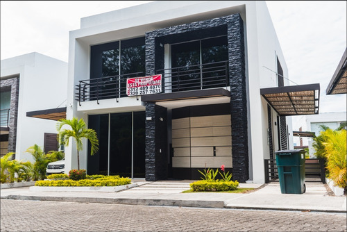Imagen 3 de 21 de Espectacular Casa Condominio Lagos Del Peñón Girardot, Cundinamarca