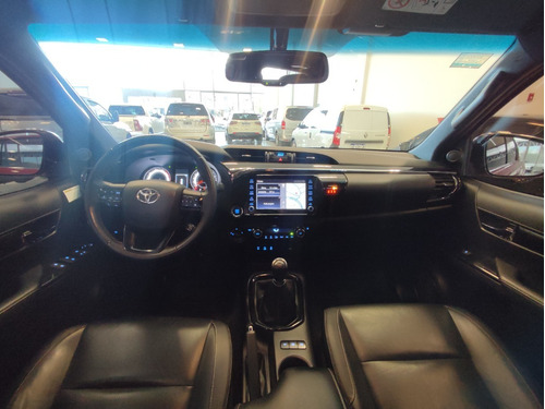 Imagen 21 de 24 de Toyota Hilux Srx 4x4 Mt
