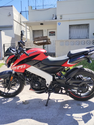 Bajaj Rouser Ns 200