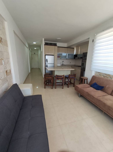 Apartamento En Tucacas, Conjunto Residencial Atlantis Palace. S.p