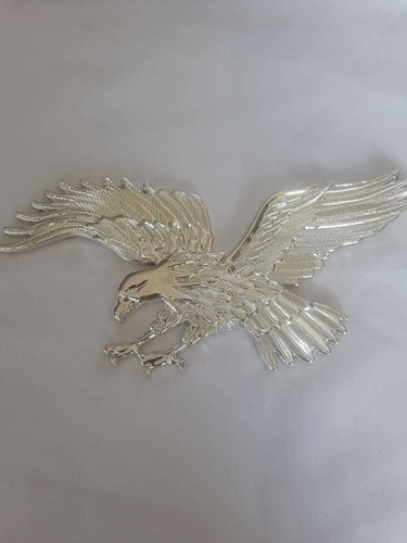 Imagen 2 de 4 de Adorno Adhesivo Cromado Aguila Para Auto