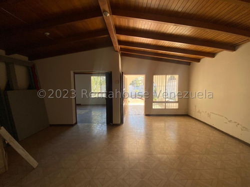 Excelente Casa Comercial En Alquiler Ubicada En Una De Las Principales Avenidas De La Ciudad Barquisimeto Jr