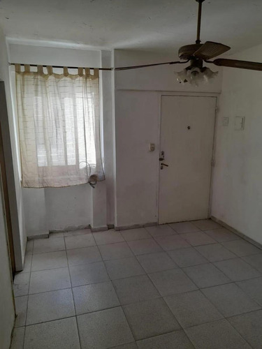 Departamento En Venta - 2 Dormitorios 1 Baño - 37mts2 - Pompeya