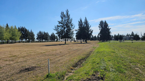 Terreno En Venta Al Golf De 1800 M2 En Fincas De San Vicente
