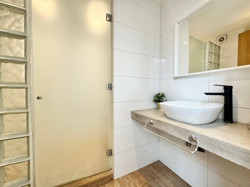 Moderna, Remodelada, En Calle Tranquila Con Seguridad 24-7