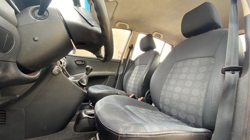 Imagen 15 de 25 de Hyundai I 10 Gl