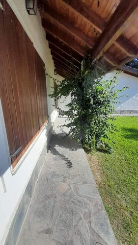 Alquiler Anual-casa 4 Ambientes En Parque Sakura, Exaltacion