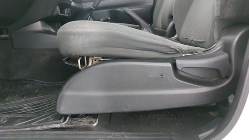 Nissan NP300 2.5 CHASIS CABINA DH AC PAQ. SEG