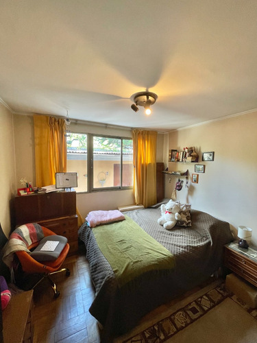 Oportunidad! En Amplio Terreno 370 M2, Manquehue N. - Video!