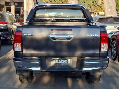 Toyota Hilux DCAB SR MT 4X2 2.4