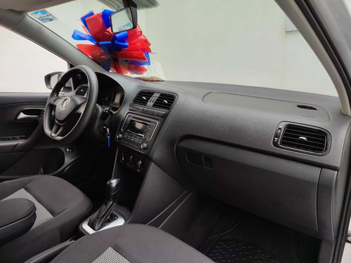Imagen 12 de 15 de Volkswagen Vento 2018 Confortline Aut A/ac Ba Bluetoht 1.6l