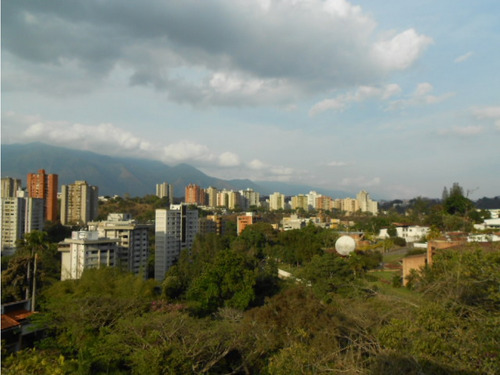 Vendo Casa 1100m2, 5h/7b/8p Cerro Verde 5433