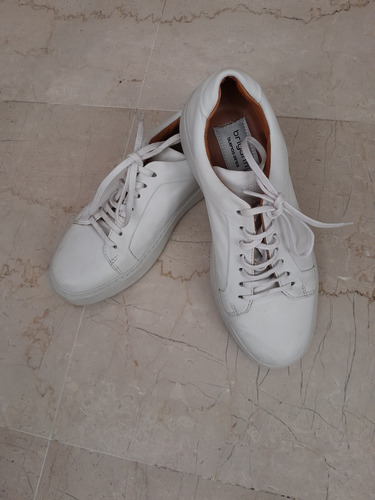 Zapatillas Blancas De Cuero Briganti Talle° 39