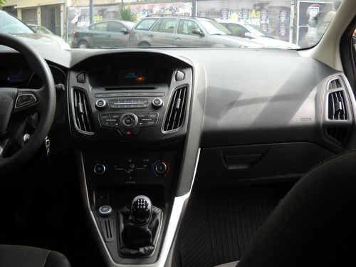Imagen 7 de 25 de Ford Focus Iii S 1,6 2016 5ptas Gris