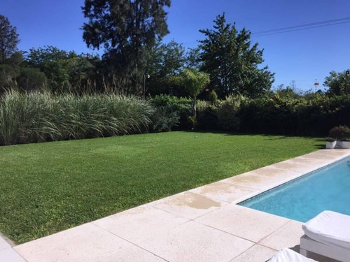 Imagen 3 de 20 de Espectacular Casa En La Pradera