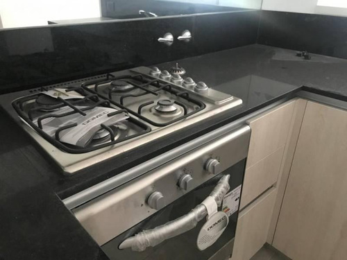 Imagen 21 de 30 de Monoambiente O Estudio Profesional A Estrenar, Con Balcón Y Terraza Común Con Parrilla