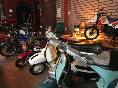 Imagem 12 de 15 de Honda Cb 400 1981 Garagem Retrô