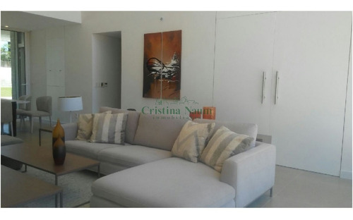 Casa Nueva En Boulevard Park- Ref: 18502