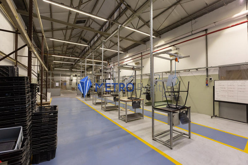 Alquiler Galpón Industrial En Villa Lynch Con Oficinas Y Vestuarios