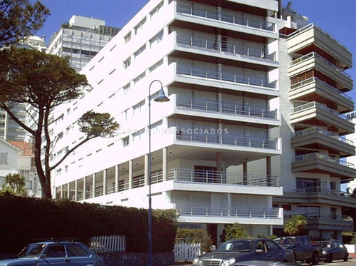 Imagen 4 de 14 de Venta De Apartamento De 3 Dormitorios En Edificio Fontaine