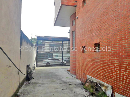 Imagen 3 de 15 de 21-24238 Edificio Con 3 Galpones, Espacio Para Contenedores De 45hc Con Su Montacarga Y Areas Administrativas.