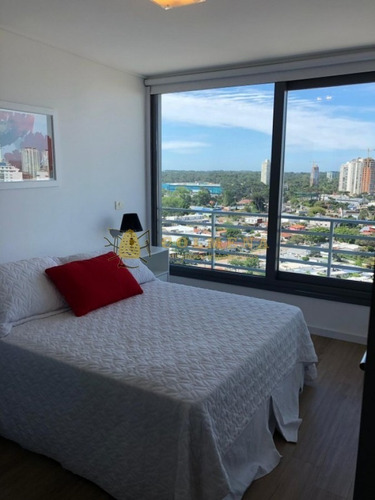 Apartamento Muy Cerca De La Peninsula Y De La Playa, Cuenta Con 2 Dormitorios, 2 Baños, Living-comedor, Cocina , Terraza Y Garaje.- Ref: 1910