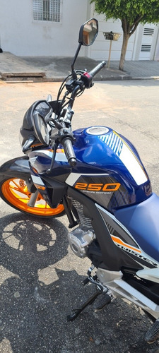 Imagem 2 de 8 de Honda Cb Twitter 250 Honda Cb Twitter Ed