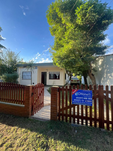 Venta Casa 2 Dormitorios Costa Azul Con Cochera