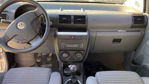 Volkswagen Suran 1.6 Highline