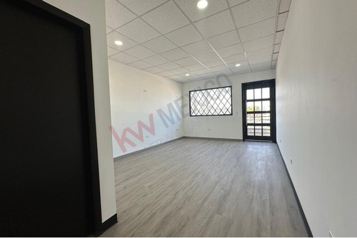 Renta Local Comercial De 28m2 En La Quintas Del Rey, Mexicali Bc