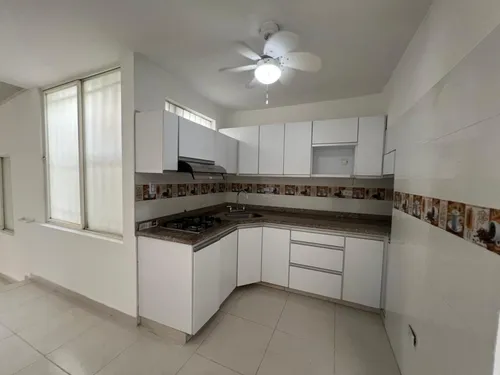 Casa En Venta En Los Andes B - La Riviera. Cod V8014567