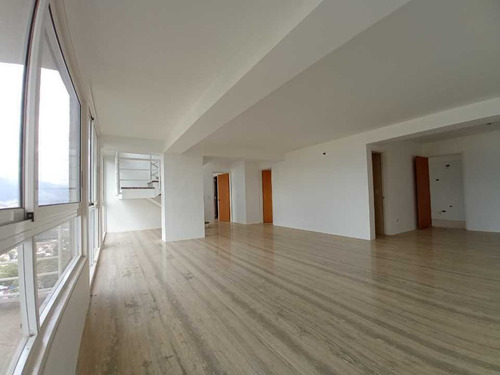 Imagen 5 de 20 de Se Vende Apartamento Ph Triplex De 334 M2 4h/4b/3p En Lomas Del Sol