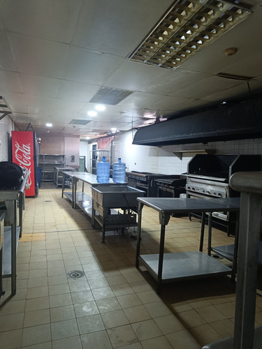 Altamira, Venta Hermoso Local , Ubicación Perfecta Para Un Restaurante, Discoteca, Concesionario De Autos Etc