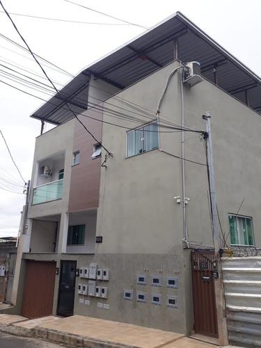 Três Quartos Com Três Banheiros, Garagem