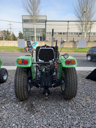 Imagen 3 de 9 de Tractor Para Mantenimiento De Parques Chery 4x2