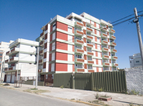 Venta En Santa Teresita, Departamento Frente Al Mar, Con Gas Natural Y Cochera