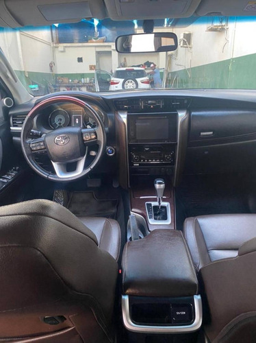 Toyota Hilux Sw4 2.7 Srv 7 Lugares 4x2 16v Flex 4p