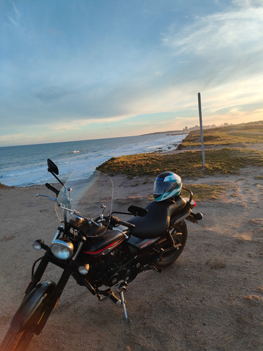 Bajaj Avenger Street