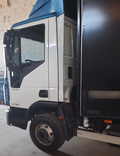 Caminhão Iveco Tector 11-190 C/3° Eixo (truck) C/ Sider 2021