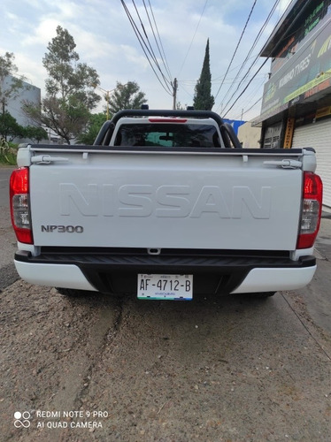 Imagen 6 de 10 de Nissan Np300 2018 2.5 Pick-up Dh Pack Seg Mt