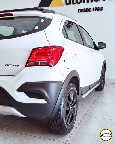 Chevrolet Onix Hatch 1.4 4P FLEX ACTIV AUTOMÁTICO