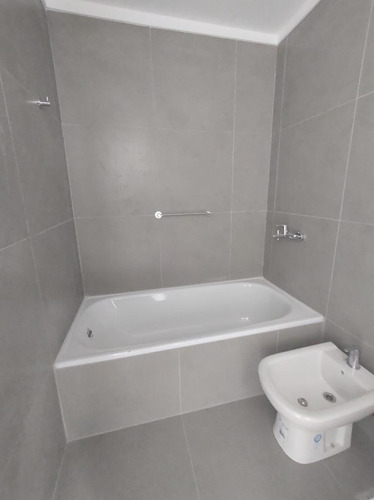 Imagen 28 de 30 de Alvarez Thomas Y Cespedes - Colegiales - 2 Amb Piso Alto!
