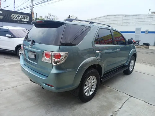 Toyota Fortuner 2012 4x4