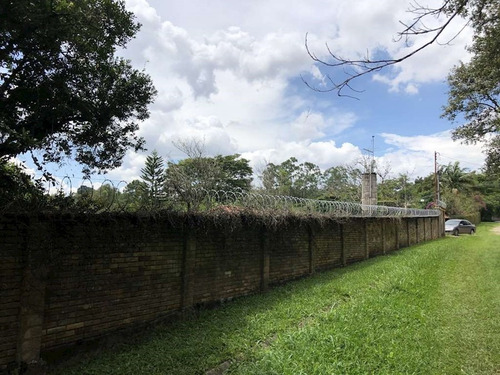 Cond. Chac Dos Lagos - Chacara Com 4.875 M2, Terrea + Casa Hospedes! - 1723