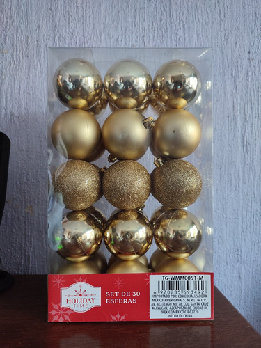 Caja De Esferas Navideñas Con 30 Esferas (Usado)