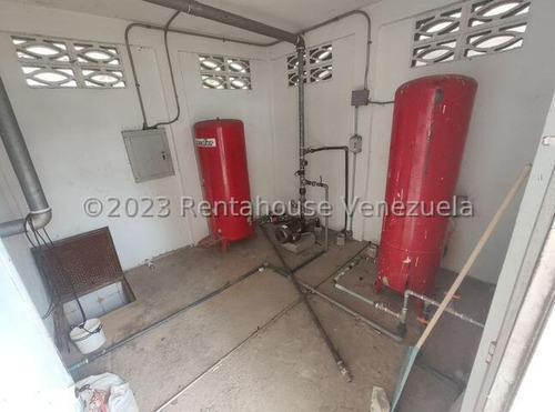 Amplio Galpon Industrial En Venta En El Centro De Barquisimeto, Con Finos Acabados, Ideal Para Almacen O Empresa Del Ramo Industrial 2 3 - 2 5 6 3 7 , Francisco Rojas Norscia Rentahouse, Compra Ahora!