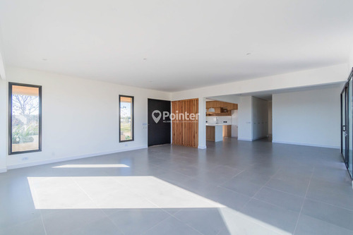 Venta De Casa En Colinas De Carrasco